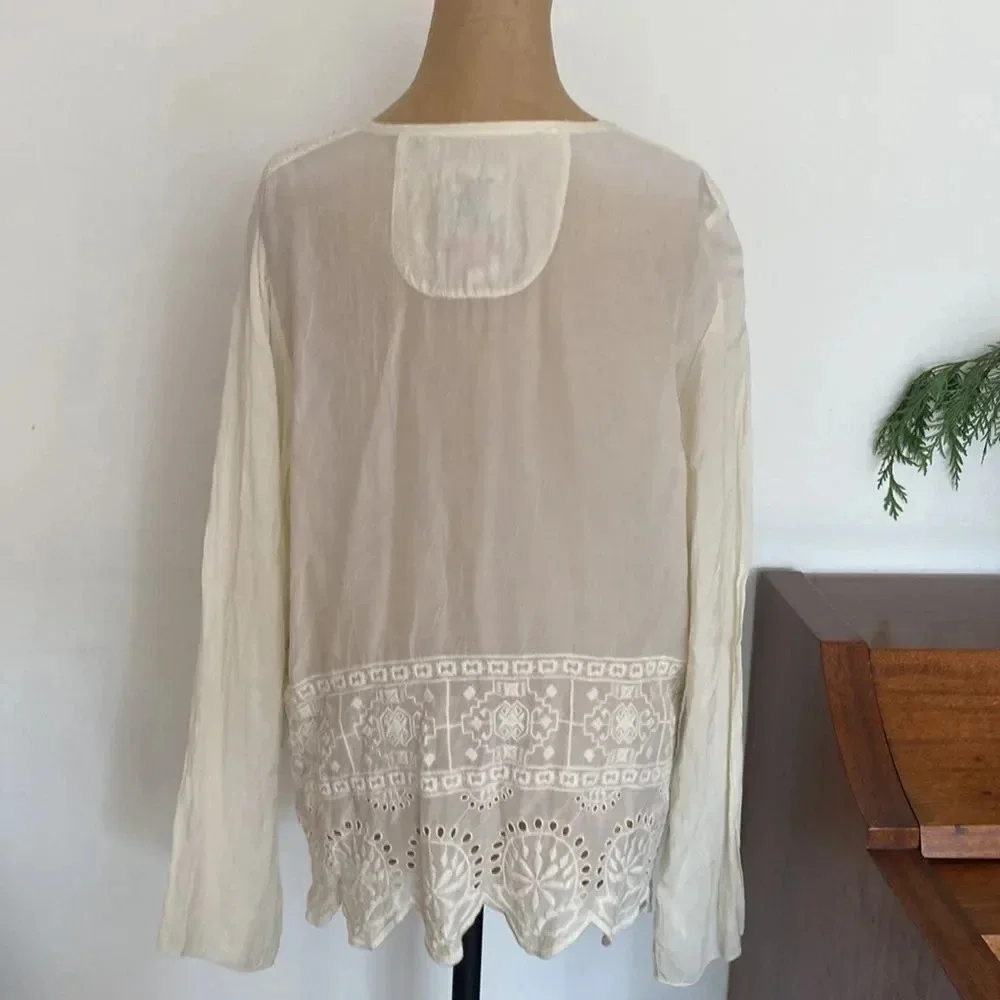 Johnny Was sz M sheer ivory long sleeve v neck w/ tie detail excellent condition - Picture 5 of 11